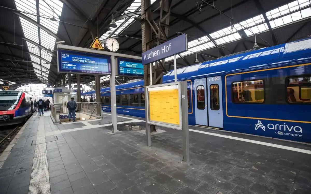 Reis met glimble met de trein van Maastricht naar Aken.