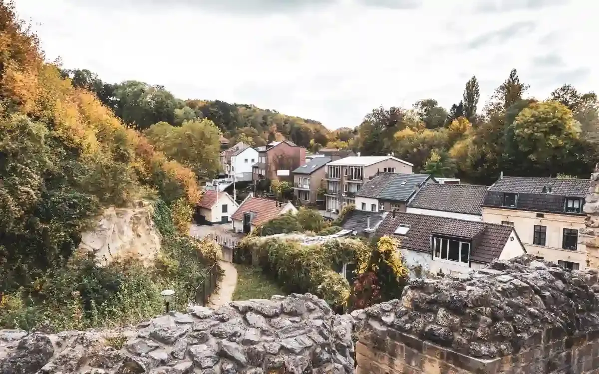 Valkenburg Ontdek Valkenburg met de bus of de trein met glimble